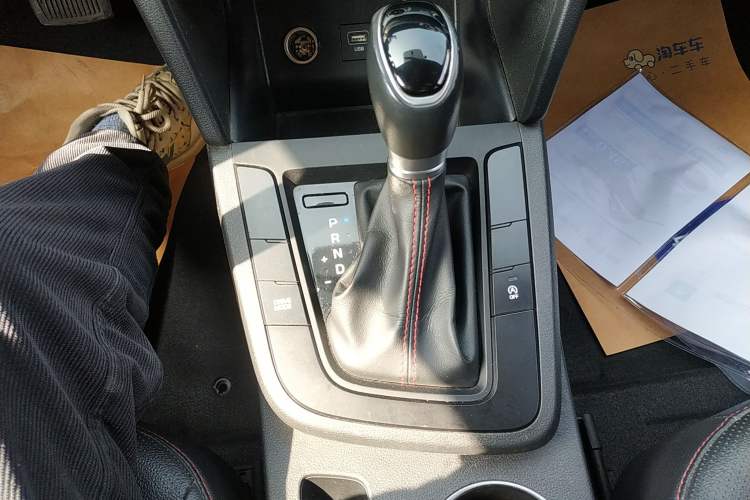 Used Hyundai Elantra (6th Generation / Lingdong) 2019 1.4T Dual-Clutch Xuan Dong · Dynamic Model Gear Lever