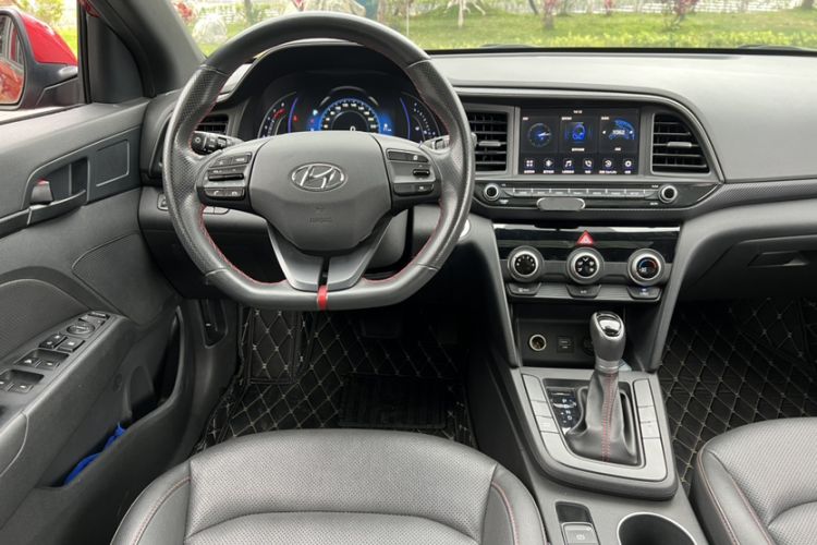 Used Hyundai Elantra (6th Generation / Lingdong) 2019 1.4T Dual-Clutch Xuan Dong · Dynamic Model Interior 2