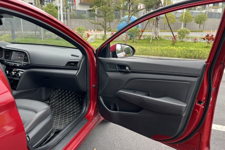 Used Hyundai Elantra (6th Generation / Lingdong) 2019 1.4T Dual-Clutch Xuan Dong · Dynamic Model Interior 4