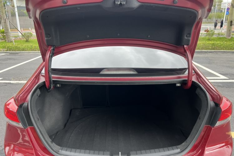 Used Hyundai Elantra (6th Generation / Lingdong) 2019 1.4T Dual-Clutch Xuan Dong · Dynamic Model Trunk