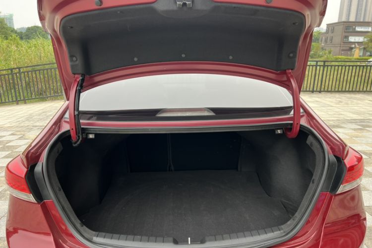 Used Hyundai Elantra (6th Generation / Lingdong) 2019 1.4T Dual-Clutch Xuan Dong · Dynamic Model Trunk