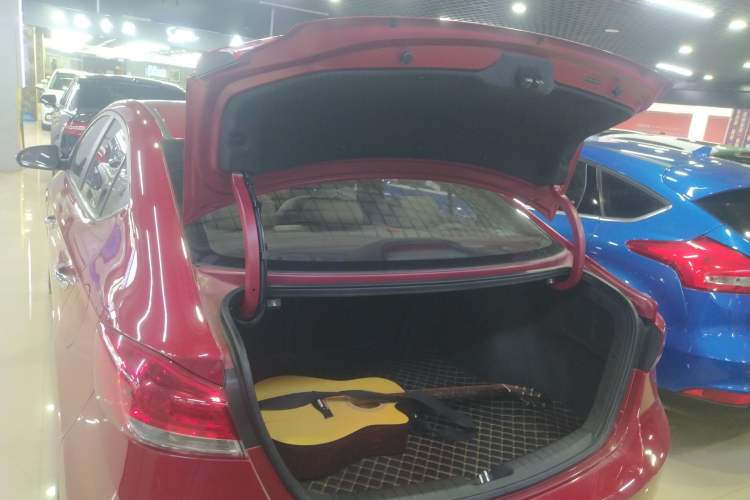 Used Hyundai Elantra (6th Generation / Lingdong) 2019 1.4T Dual-Clutch Xuan Dong · Dynamic Model Trunk