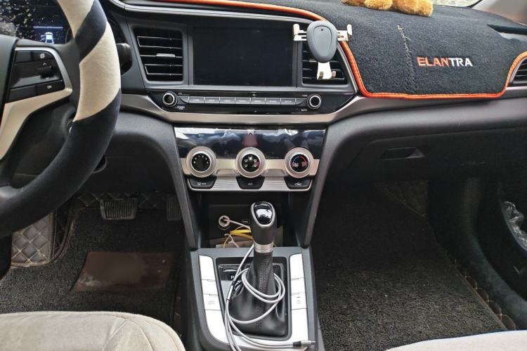 Used Hyundai Elantra (6th Generation / Lingdong) 2019 1.5L CVT ZhiXuan – Elite Version Audio And AC Panel