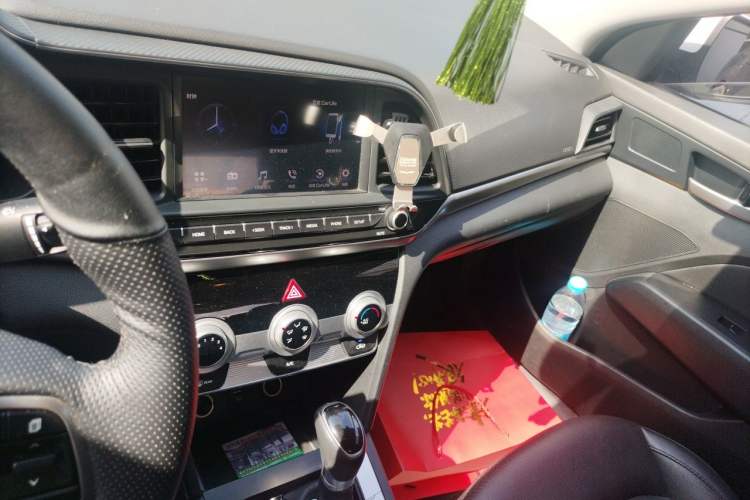 Used Hyundai Elantra (6th Generation / Lingdong) 2019 1.5L CVT ZhiXuan – Elite Version Audio And AC Panel