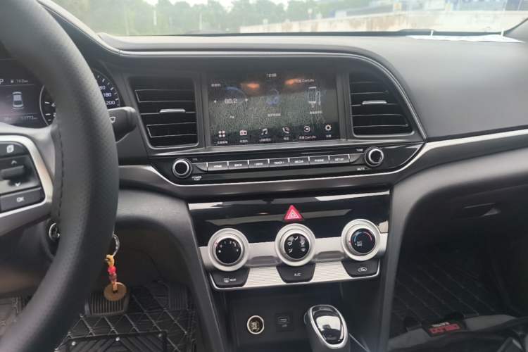 Used Hyundai Elantra (6th Generation / Lingdong) 2019 1.5L CVT ZhiXuan – Elite Version Audio And AC Panel