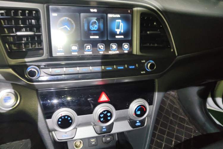 Used Hyundai Elantra (6th Generation / Lingdong) 2019 1.5L CVT Smart & Luxurious Trim Audio And AC Panel