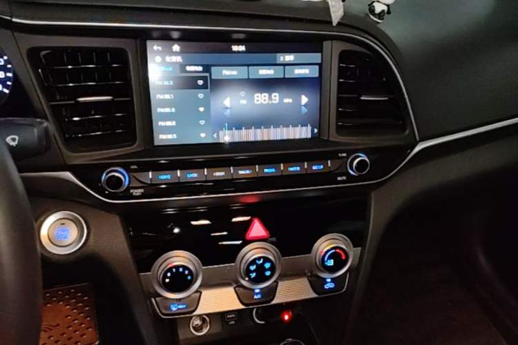 Used Hyundai Elantra (6th Generation / Lingdong) 2019 1.5L CVT ZhiXuan – Elite Version Audio And AC Panel