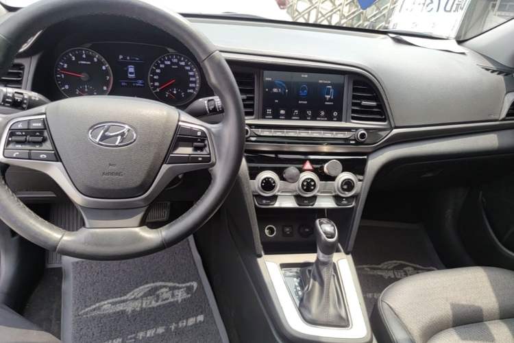 Used Hyundai Elantra (6th Generation / Lingdong) 2019 1.5L CVT ZhiXuan – Elite Version Audio And AC Panel