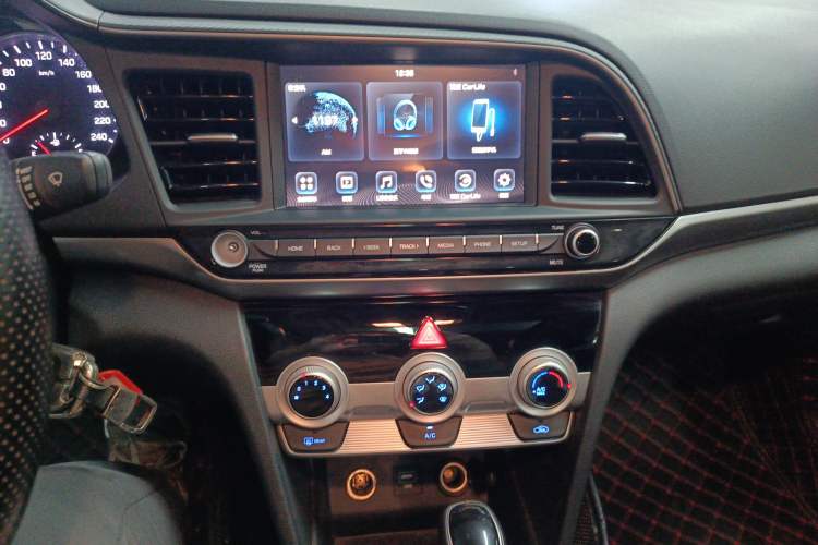 Used Hyundai Elantra (6th Generation / Lingdong) 2019 1.5L CVT ZhiXuan – Elite Version Audio And AC Panel