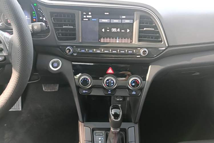 Used Hyundai Elantra (6th Generation / Lingdong) 2019 1.4T Dual-Clutch Xuan Dong · Dynamic Model Audio And AC Panel
