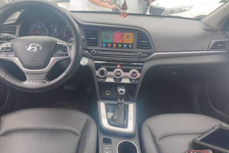 Used Hyundai Elantra (6th Generation / Lingdong) 2019 1.5L CVT ZhiXuan – Elite Version Audio And AC Panel