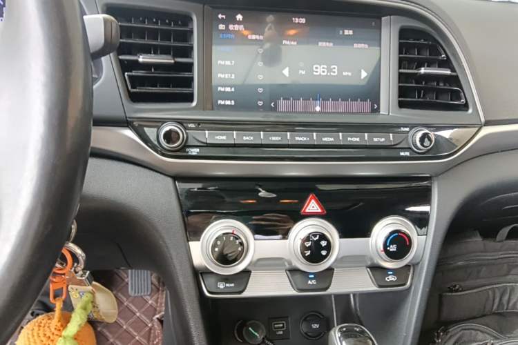 Used Hyundai Elantra (6th Generation / Lingdong) 2019 1.5L CVT ZhiXuan – Elite Version Audio And AC Panel