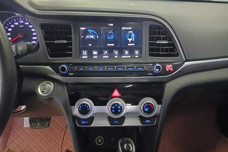 Used Hyundai Elantra (6th Generation / Lingdong) 2019 1.5L CVT ZhiXuan – Elite Version Audio And AC Panel