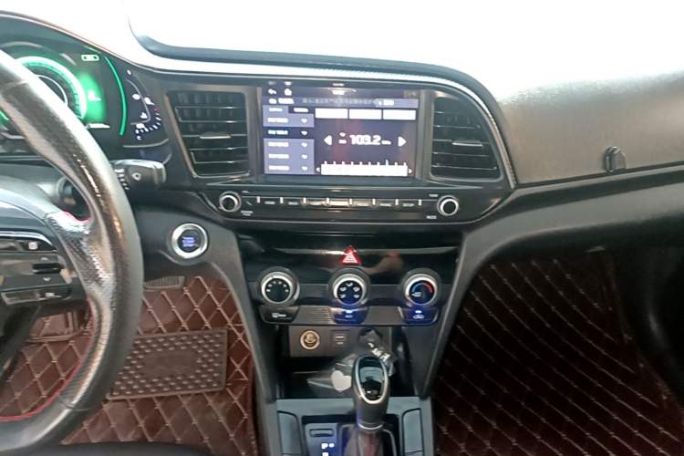 Used Hyundai Elantra (6th Generation / Lingdong) 2019 1.4T Dual-Clutch Xuan Dong · Dynamic Model Audio And AC Panel