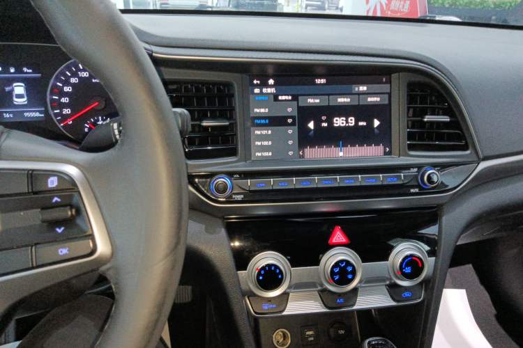 Used Hyundai Elantra (6th Generation / Lingdong) 2019 1.5L CVT ZhiXuan – Elite Version Audio And AC Panel