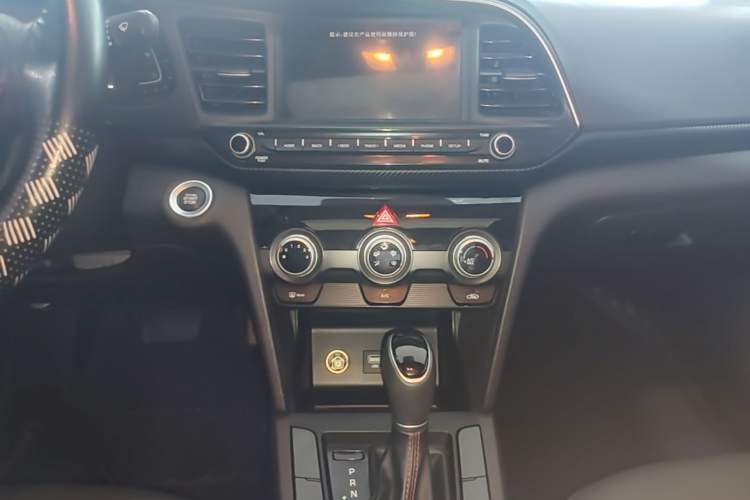 Used Hyundai Elantra (6th Generation / Lingdong) 2019 1.4T Dual-Clutch Xuan Dong · Dynamic Model Audio And AC Panel