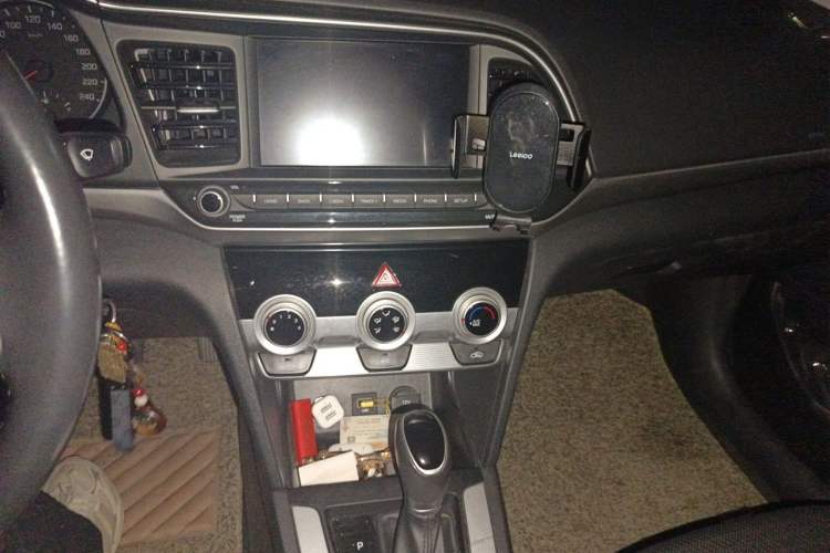 Used Hyundai Elantra (6th Generation / Lingdong) 2019 1.5L CVT ZhiXuan – Elite Version Audio And AC Panel