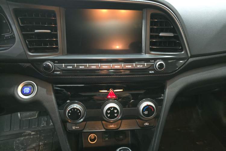 Used Hyundai Elantra (6th Generation / Lingdong) 2019 1.4T Dual-Clutch Xuan Dong · Dynamic Model Audio And AC Panel