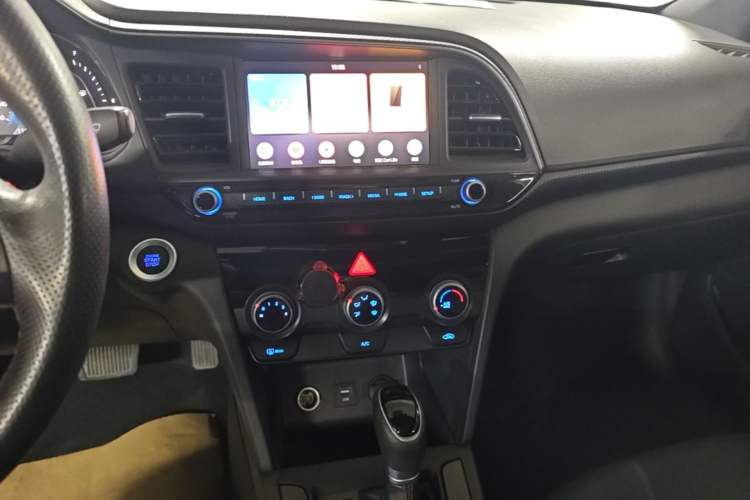 Used Hyundai Elantra (6th Generation / Lingdong) 2019 1.4T Dual-Clutch Xuan Dong · Dynamic Model Audio And AC Panel