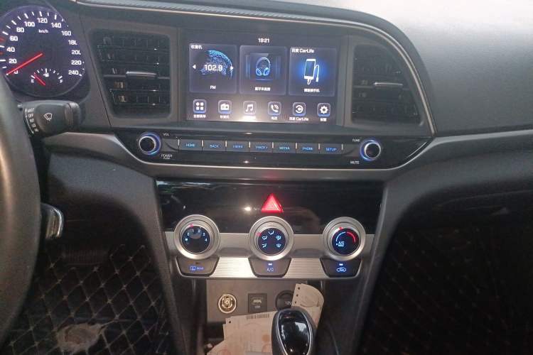 Used Hyundai Elantra (6th Generation / Lingdong) 2019 1.5L CVT ZhiXuan – Elite Version Audio And AC Panel
