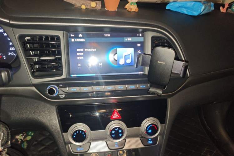 Used Hyundai Elantra (6th Generation / Lingdong) 2019 1.5L CVT ZhiXuan – Elite Version Audio And AC Panel