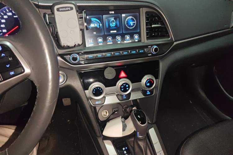 Used Hyundai Elantra (6th Generation / Lingdong) 2019 1.5L CVT ZhiXuan – Elite Version Audio And AC Panel