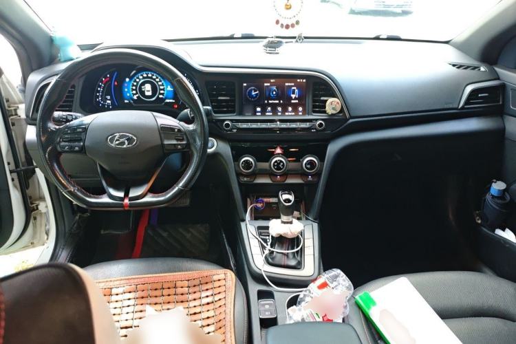 Used Hyundai Elantra (6th Generation / Lingdong) 2019 1.4T Dual-Clutch Xuan Dong · Dynamic Model Center Console