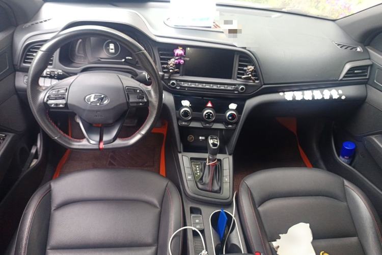 Used Hyundai Elantra (6th Generation / Lingdong) 2019 1.4T Dual-Clutch Xuan Dong · Dynamic Model Center Console