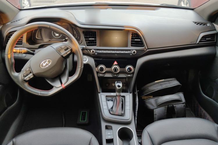 Used Hyundai Elantra (6th Generation / Lingdong) 2019 1.4T Dual-Clutch Xuan Dong · Dynamic Model Center Console