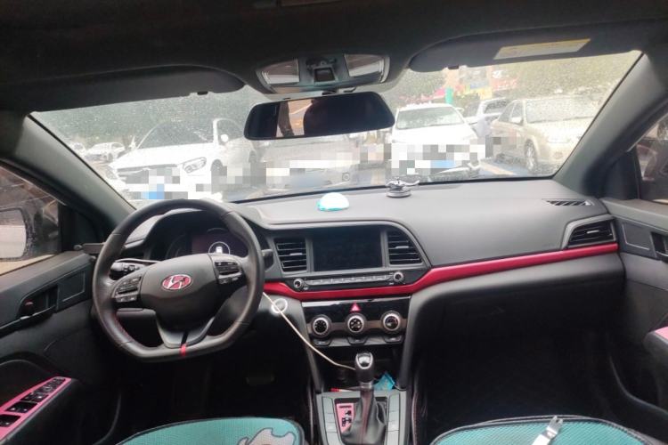 Used Hyundai Elantra (6th Generation / Lingdong) 2019 1.4T Dual-Clutch Xuan Dong · Dynamic Model Center Console
