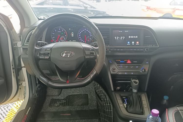 Used Hyundai Elantra (6th Generation / Lingdong) 2019 1.4T Dual-Clutch Xuan Dong · Dynamic Model Center Console