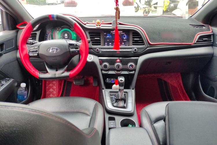 Used Hyundai Elantra (6th Generation / Lingdong) 2019 1.4T Dual-Clutch Xuan Dong · Dynamic Model Center Console