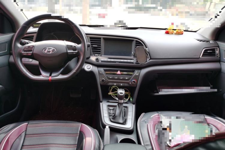 Used Hyundai Elantra (6th Generation / Lingdong) 2019 1.4T Dual-Clutch Xuan Dong · Dynamic Model Center Console