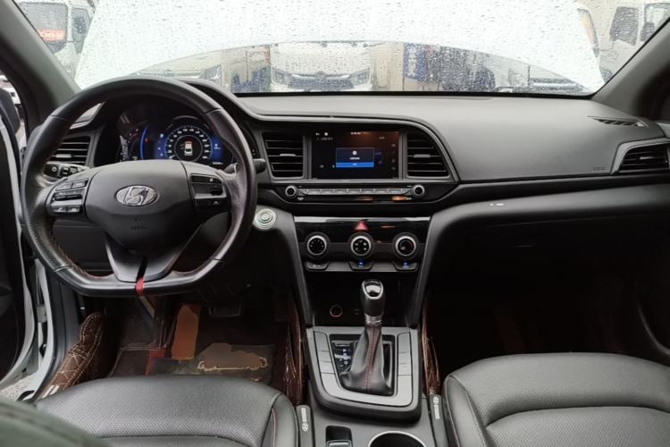 Used Hyundai Elantra (6th Generation / Lingdong) 2019 1.4T Dual-Clutch Xuan Dong · Dynamic Model Center Console