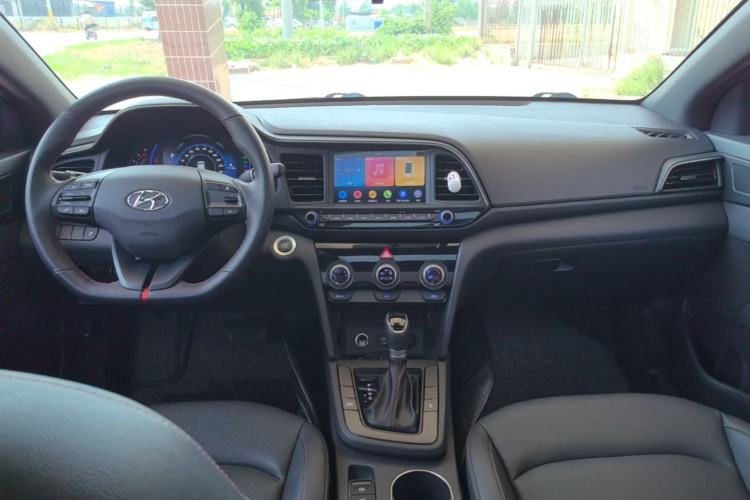 Used Hyundai Elantra (6th Generation / Lingdong) 2019 1.4T Dual-Clutch Xuan Dong · Dynamic Model Center Console
