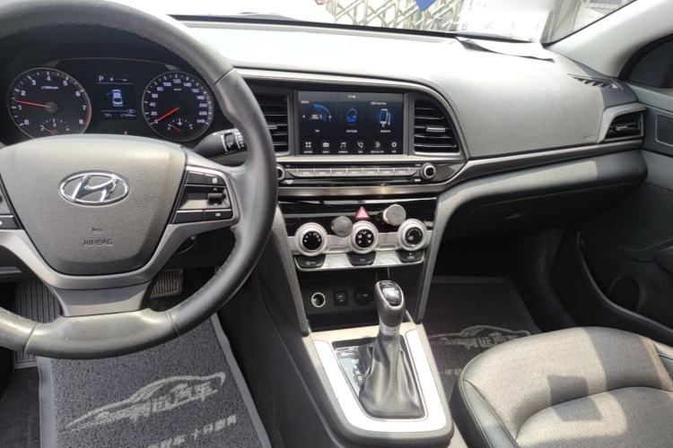 Used Hyundai Elantra (6th Generation / Lingdong) 2019 1.5L CVT ZhiXuan – Elite Version Center Console