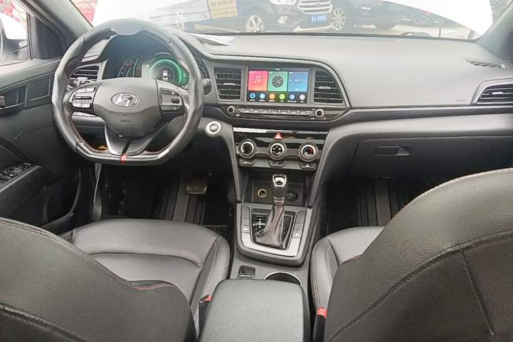 Used Hyundai Elantra (6th Generation / Lingdong) 2019 1.4T Dual-Clutch Xuan Dong · Dynamic Model Center Console