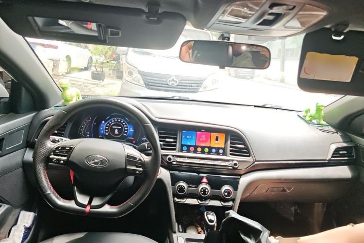 Used Hyundai Elantra (6th Generation / Lingdong) 2019 1.4T Dual-Clutch Xuan Dong · Dynamic Model Center Console