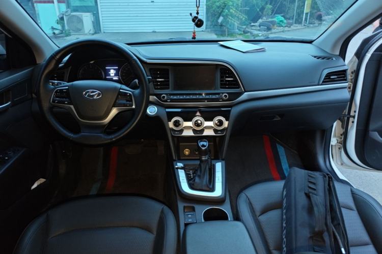 Used Hyundai Elantra (6th Generation / Lingdong) 2019 1.5L CVT ZhiXuan – Elite Version Center Console