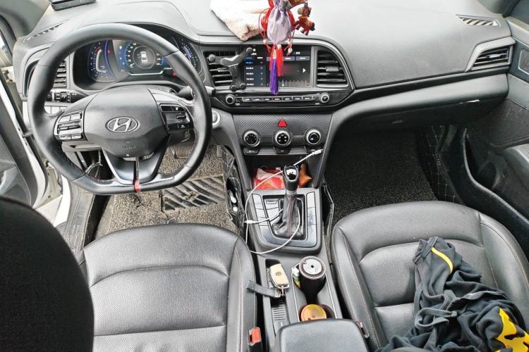 Used Hyundai Elantra (6th Generation / Lingdong) 2019 1.4T Dual-Clutch Xuan Dong · Dynamic Model Center Console