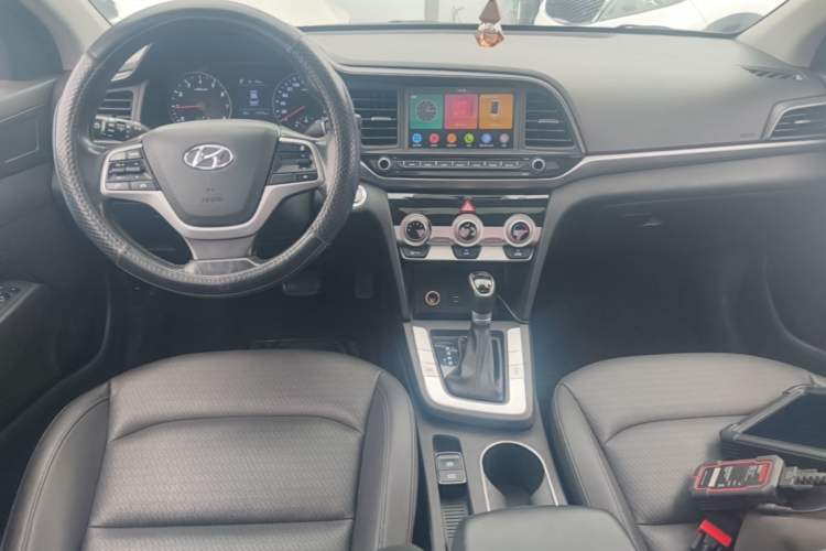 Used Hyundai Elantra (6th Generation / Lingdong) 2019 1.5L CVT ZhiXuan – Elite Version Center Console