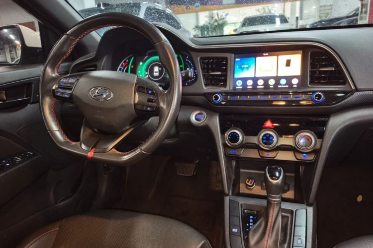 Used Hyundai Elantra (6th Generation / Lingdong) 2019 1.4T Dual-Clutch Xuan Dong · Dynamic Model Center Console