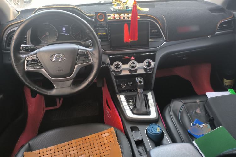 Used Hyundai Elantra (6th Generation / Lingdong) 2019 1.5L CVT ZhiXuan – Elite Version Center Console