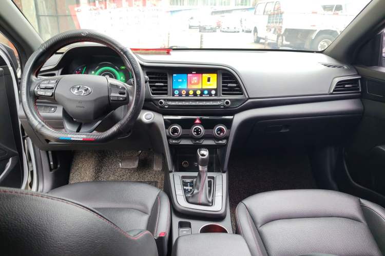 Used Hyundai Elantra (6th Generation / Lingdong) 2019 1.4T Dual-Clutch Xuan Dong · Dynamic Model Center Console