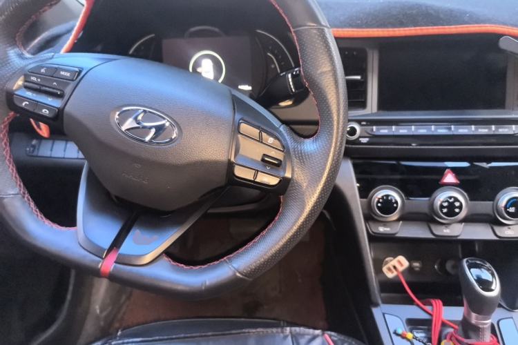 Used Hyundai Elantra (6th Generation / Lingdong) 2019 1.4T Dual-Clutch Xuan Dong · Dynamic Model Center Console