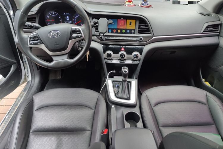 Used Hyundai Elantra (6th Generation / Lingdong) 2019 1.5L CVT ZhiXuan – Elite Version Center Console
