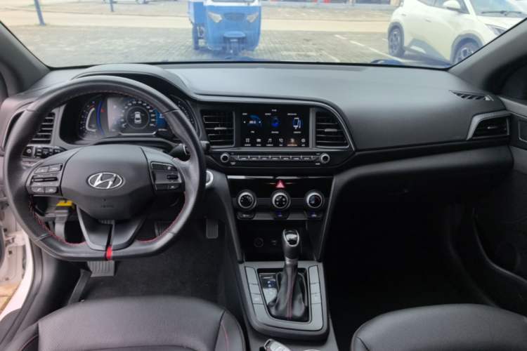 Used Hyundai Elantra (6th Generation / Lingdong) 2019 1.4T Dual-Clutch Xuan Dong · Dynamic Model Center Console
