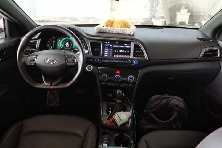 Used Hyundai Elantra (6th Generation / Lingdong) 2019 1.4T Dual-Clutch Xuan Dong · Dynamic Model Center Console