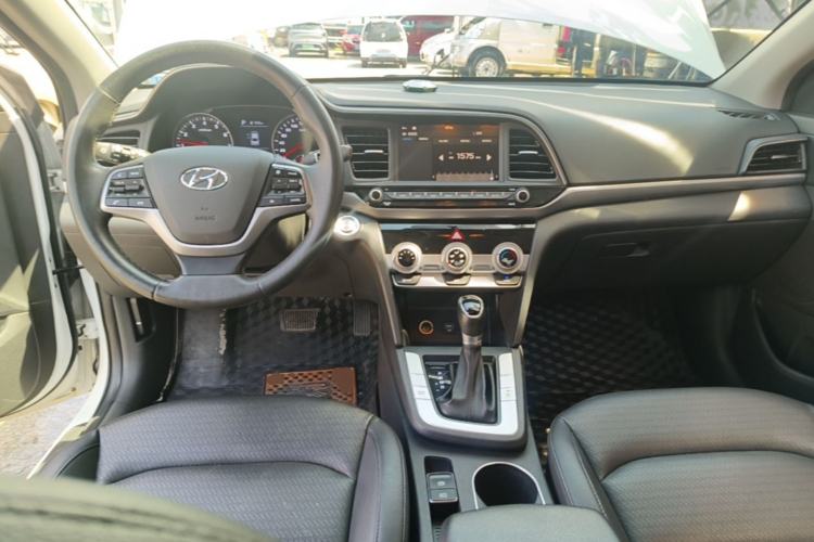Used Hyundai Elantra (6th Generation / Lingdong) 2019 1.5L CVT ZhiXuan – Elite Version Center Console