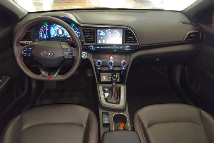 Used Hyundai Elantra (6th Generation / Lingdong) 2019 1.4T Dual-Clutch Xuan Dong · Dynamic Model Center Console